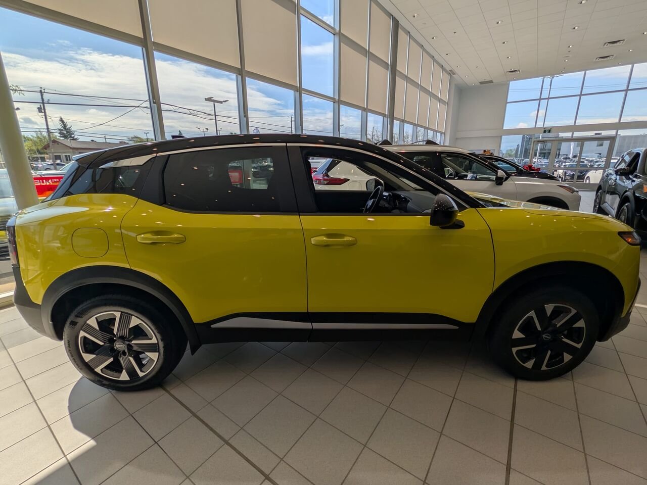 NISSAN Kicks KICKS SV 2026 Jaune yuzu métallisé/Noir intense Châteauguay - photo #6