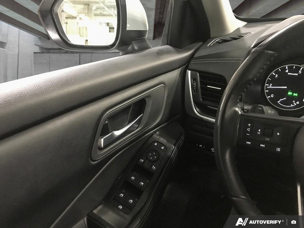 2024 Nissan Rogue 264010 | SV Moonroof White Edmonton - photo #16