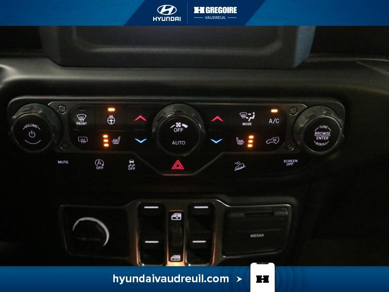 2019 Jeep Wrangler Unlimited Grey Laval - photo #31
