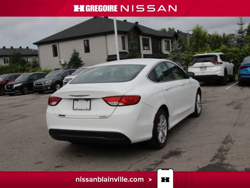 2015 Chrysler 200 White Laval - photo #7