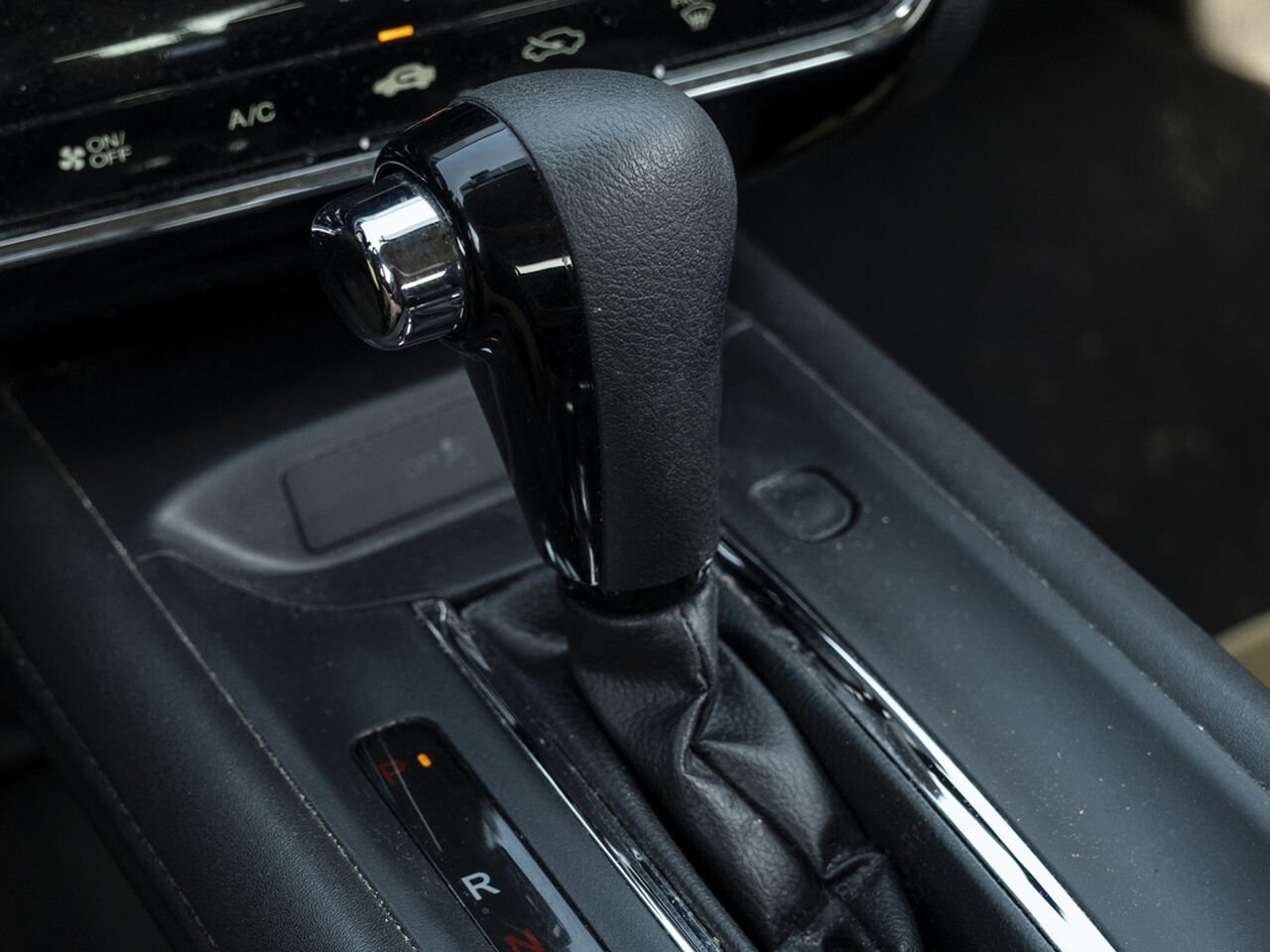 2018 Honda HR-V Black Gatineau - photo #14