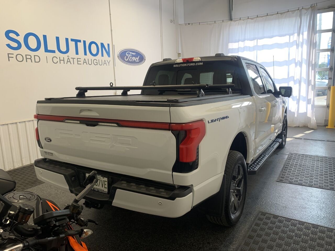 2025 Ford F-150 Lightning White Châteauguay - photo #6