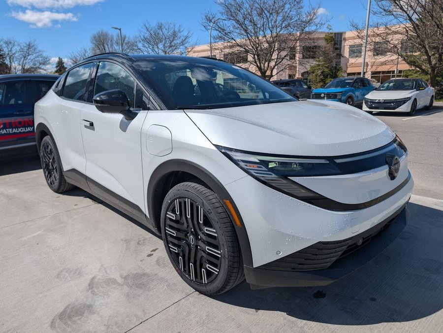 2026 NISSAN LEAF 2026 Everest White Pearl Tricoat/Black