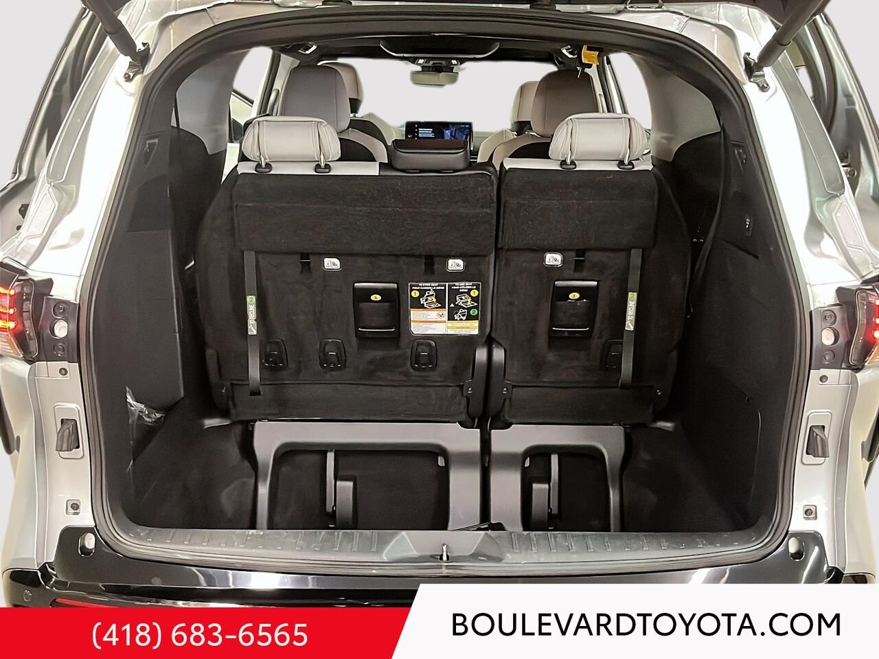 2025 Toyota Sienna 99661A-50 | XSE, AWD, 7 PASSAGERS Celestial Silver Metallic Québec - photo #20