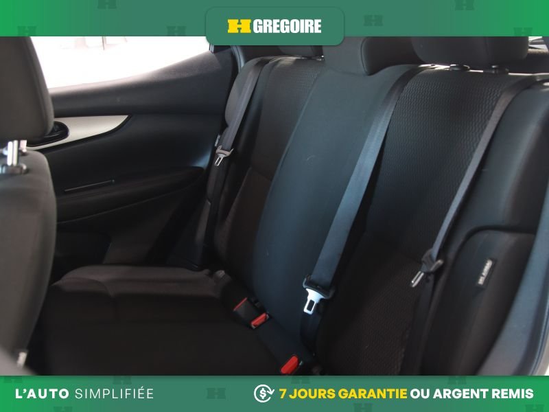 Nissan Qashqai 2023 Blanc Laval - photo #20