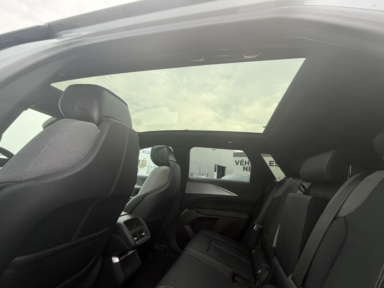 2024 Cadillac LYRIQ Tech FINANCEMENT À PARTIR DE 0.99% Grey Laval - photo #17