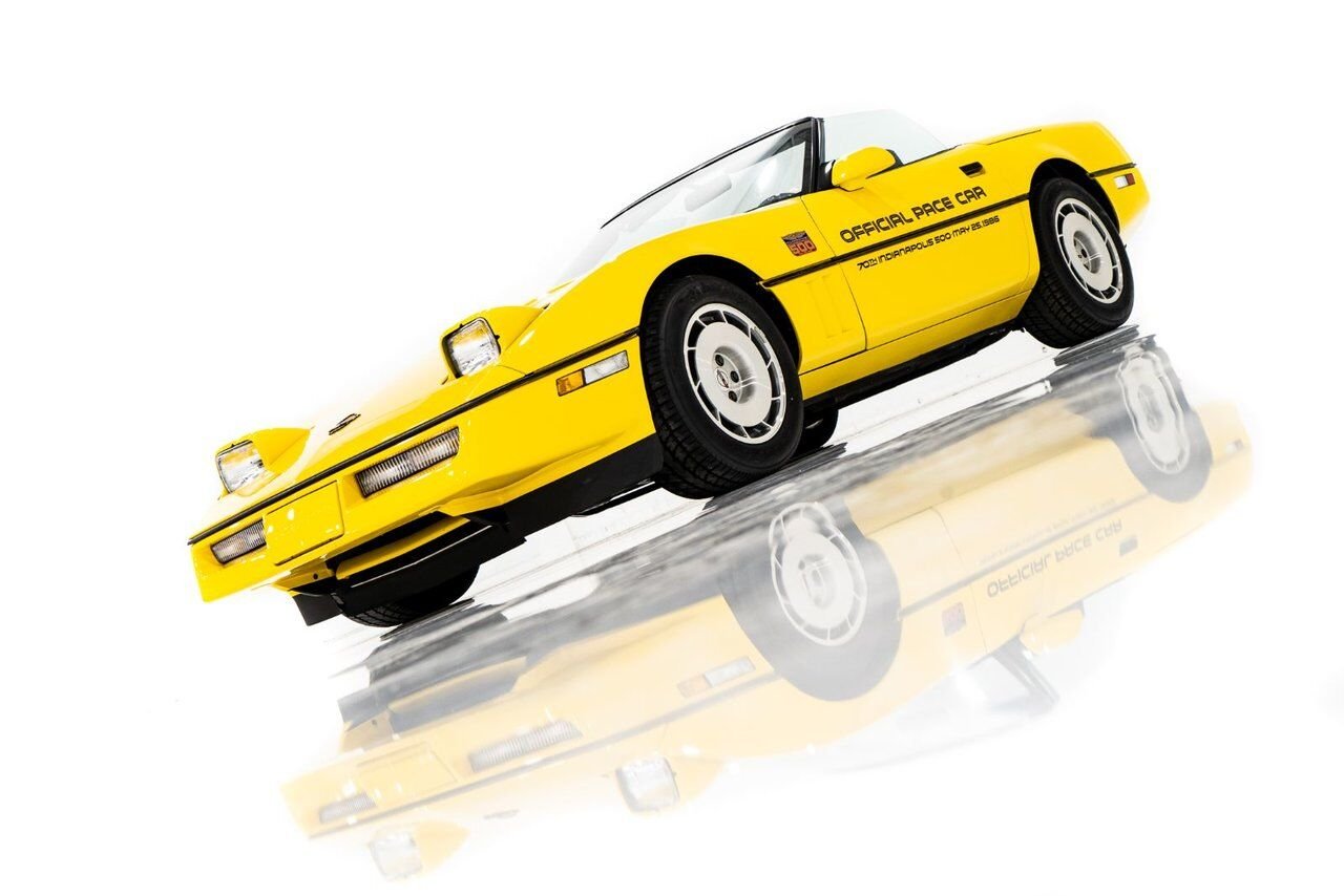 1986 Chevrolet Corvette Pace Car livery with only 17,380km (10,800miles) Yellow Montreal - photo #55