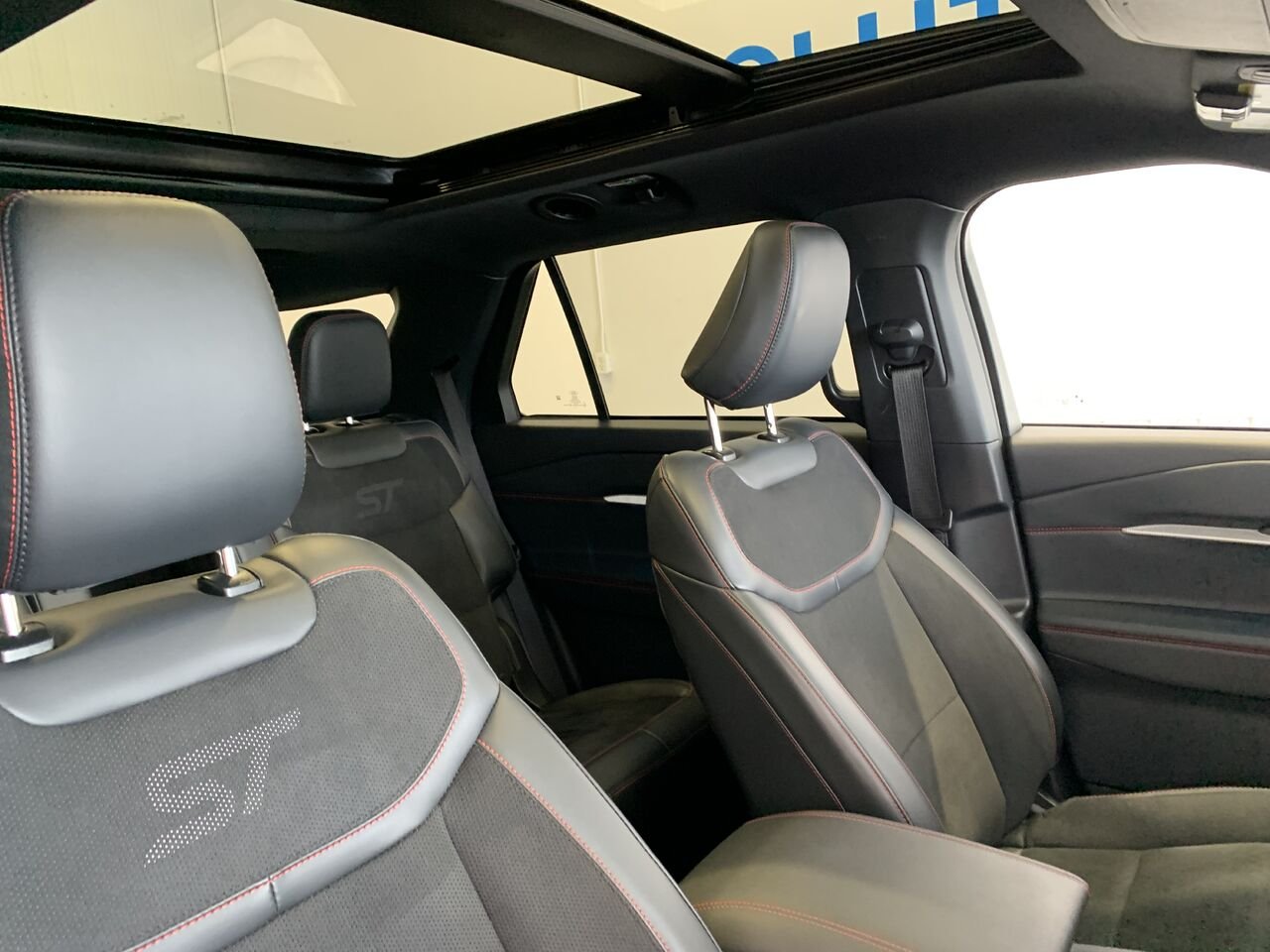 2025 Ford Explorer ST EXPLORER ST 4WD White Châteauguay - photo #18
