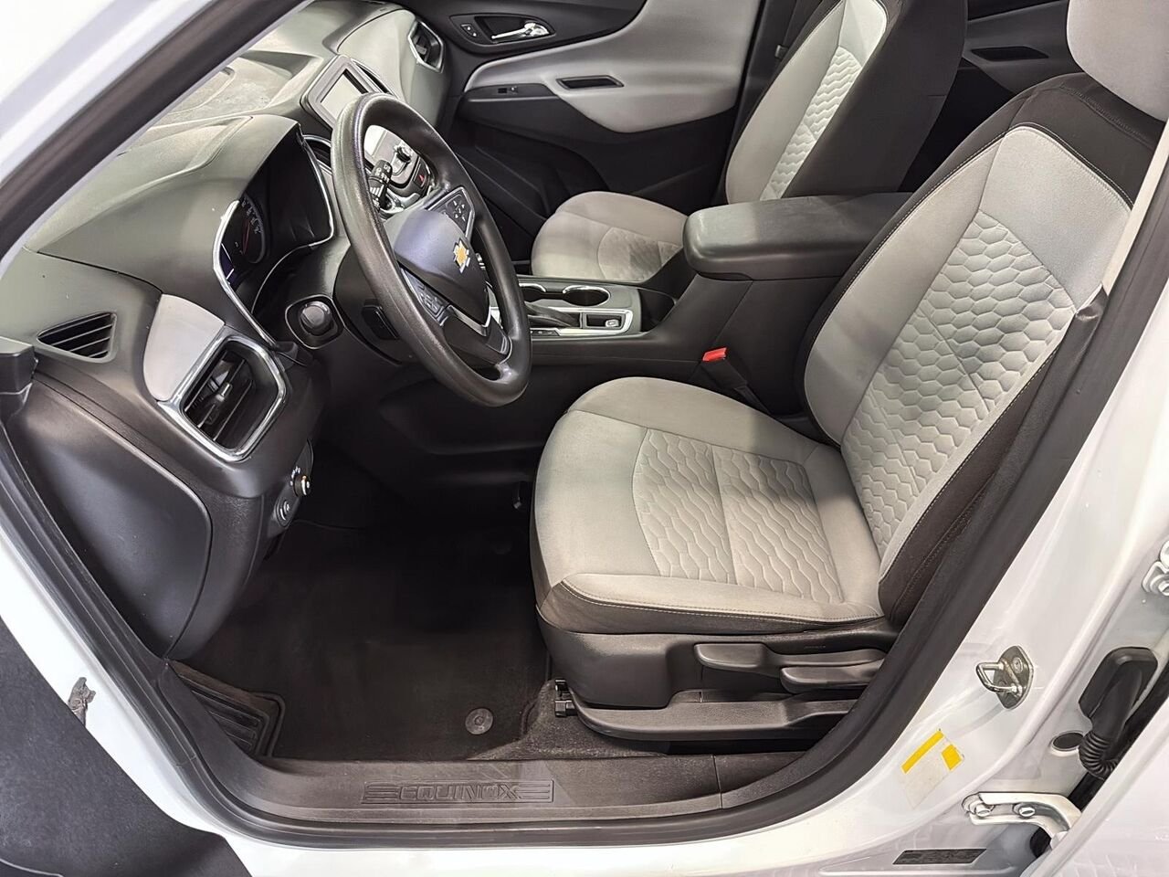 2018 Chevrolet Equinox LS White Saint-Hyacinthe - photo #8