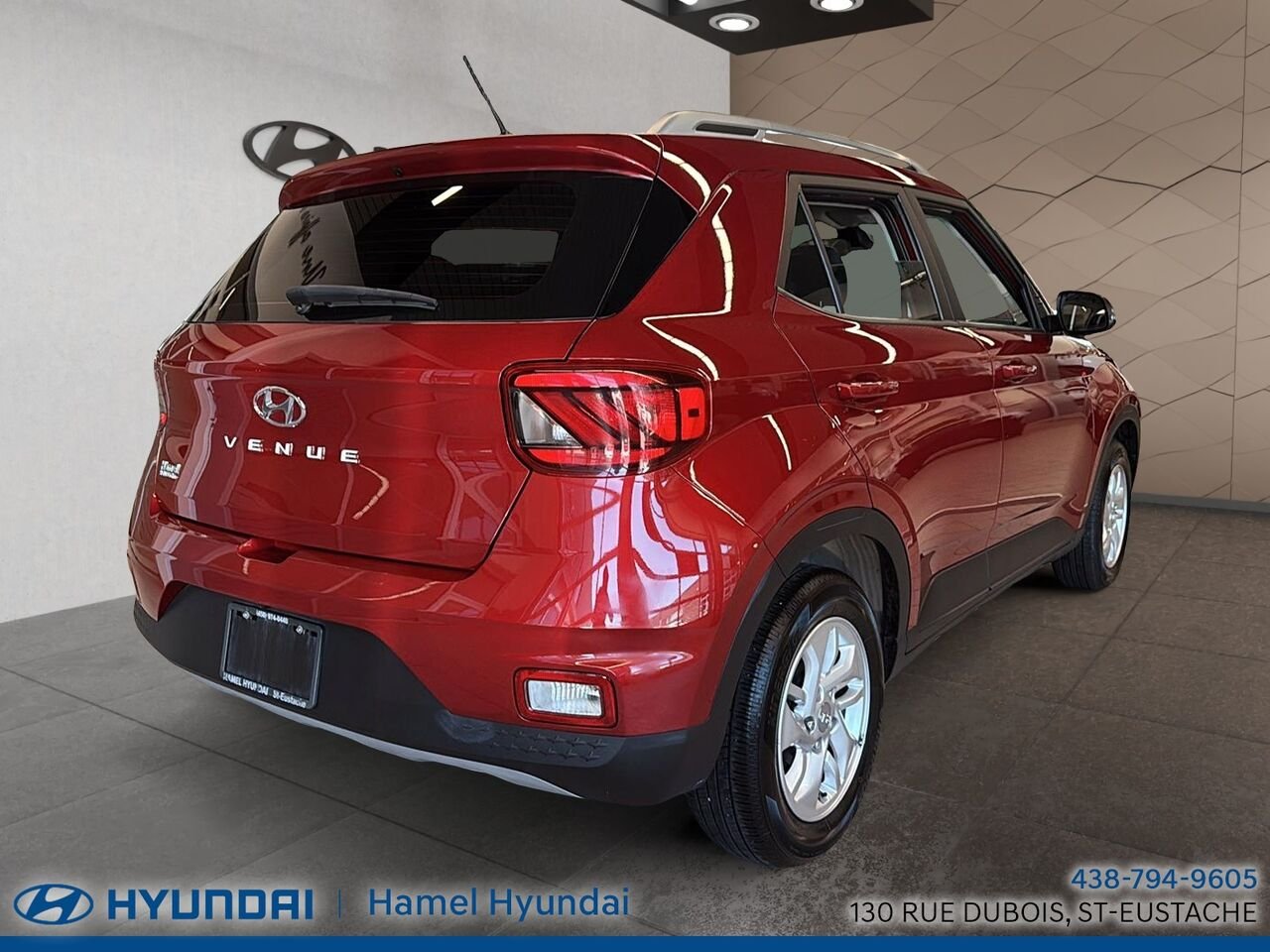 Hyundai Venue 2023 Rouge Saint-Eustache - photo #2