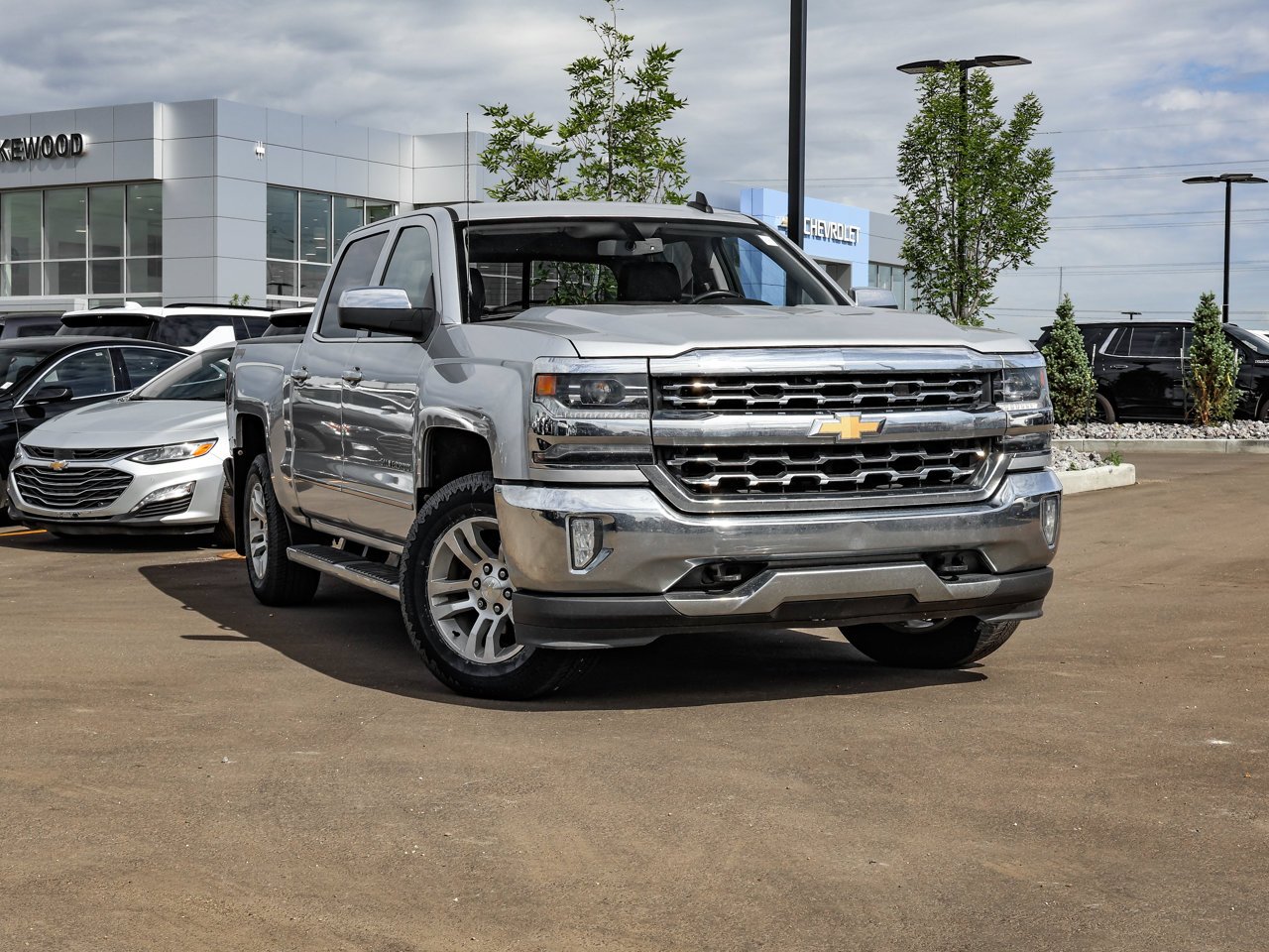 2018 Chevrolet Silverado 1500 4WD Crew Cab 143.5 LTZ w/2LZ Grey Sherwood Park - photo #1