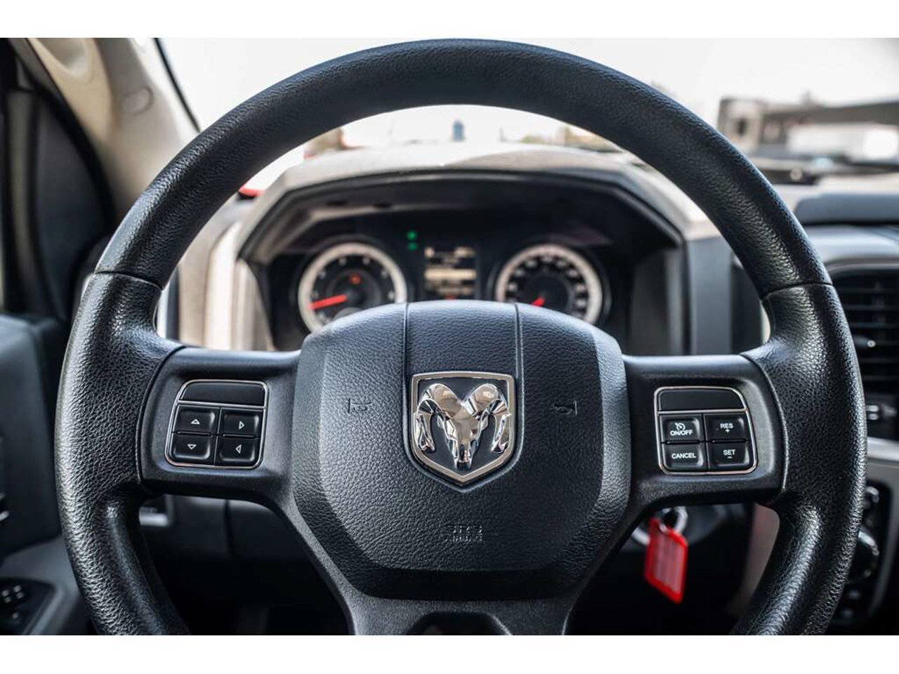 Ram 1500 2017 Blanc Sainte-Julienne - photo #14