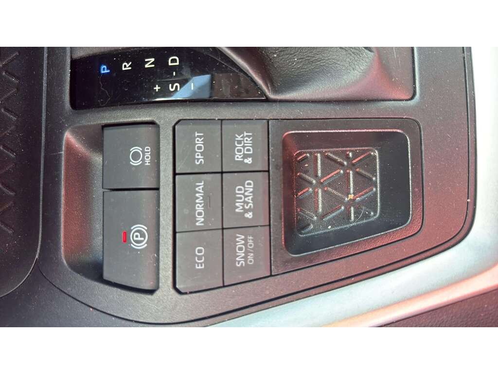 2024 Toyota RAV4 White Gatineau - photo #14