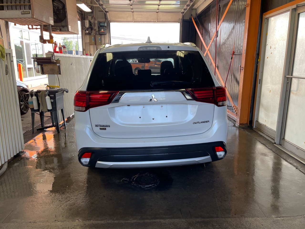 2018 Mitsubishi Outlander ES AWD *TOIT* CUIR SIÈGES CHAUF CAM 360 ALERTES White Saint-Jérôme - photo #5