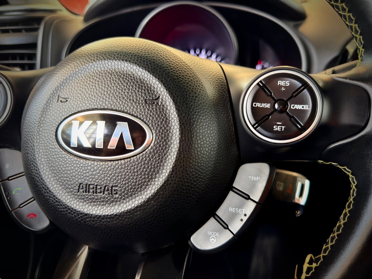2016 Kia Soul White Notre-Dame-des-Prairies - photo #21