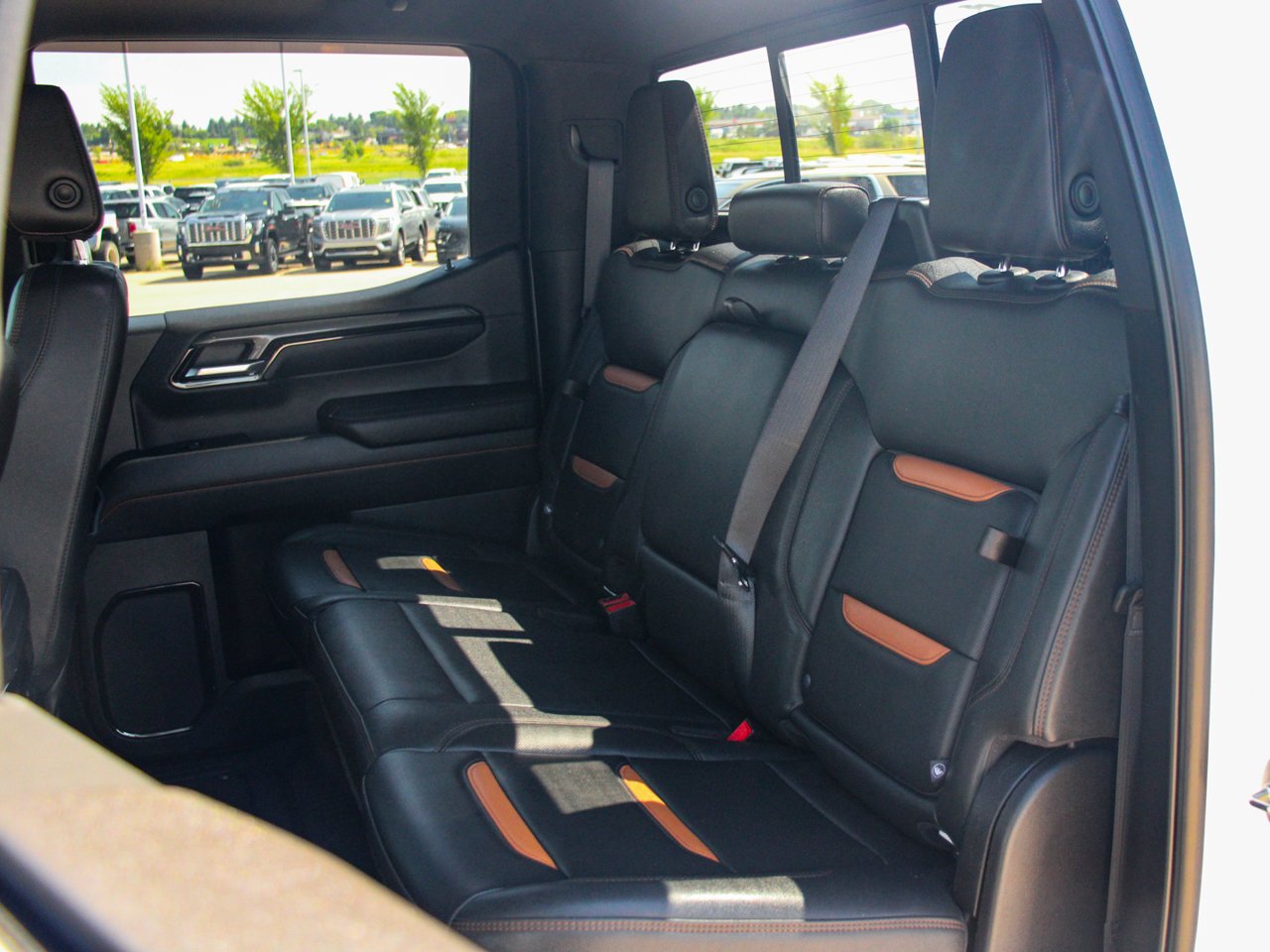 2022 GMC Sierra 1500 4WD Crew Cab 147 AT4 White Sherwood Park - photo #32