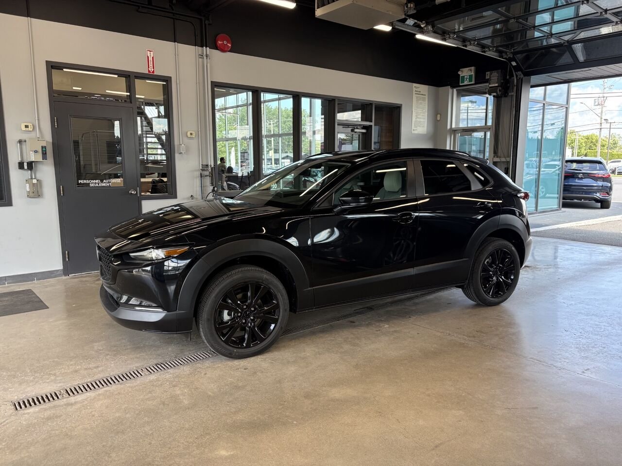 2026 MAZDA CX-30 GS KURO Snowflake White Pearl Châteauguay - photo #2