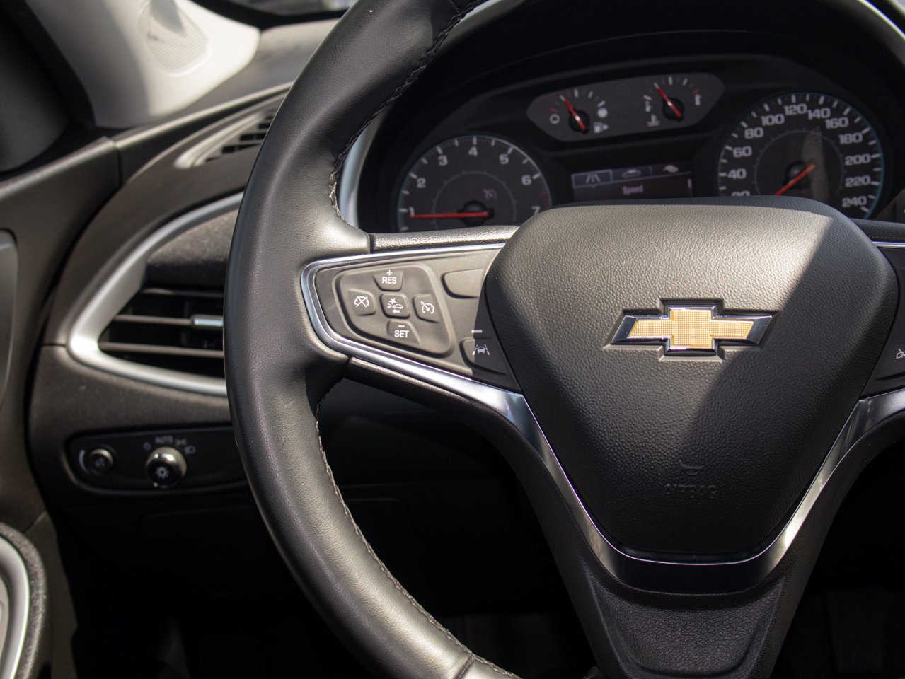 2024 Chevrolet Malibu 4dr Sdn 1LT Grey Sherwood Park - photo #20