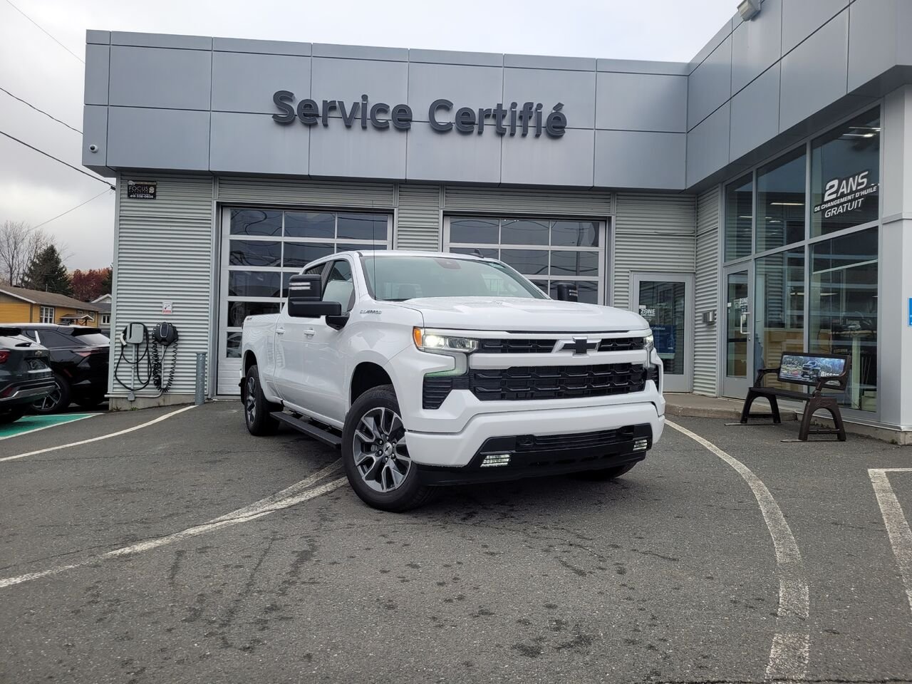 Chevrolet Silverado 1500 RST cabine multiplace 4RM 157 po 2026 BLANC SOMMET Thetford Mines - photo #1