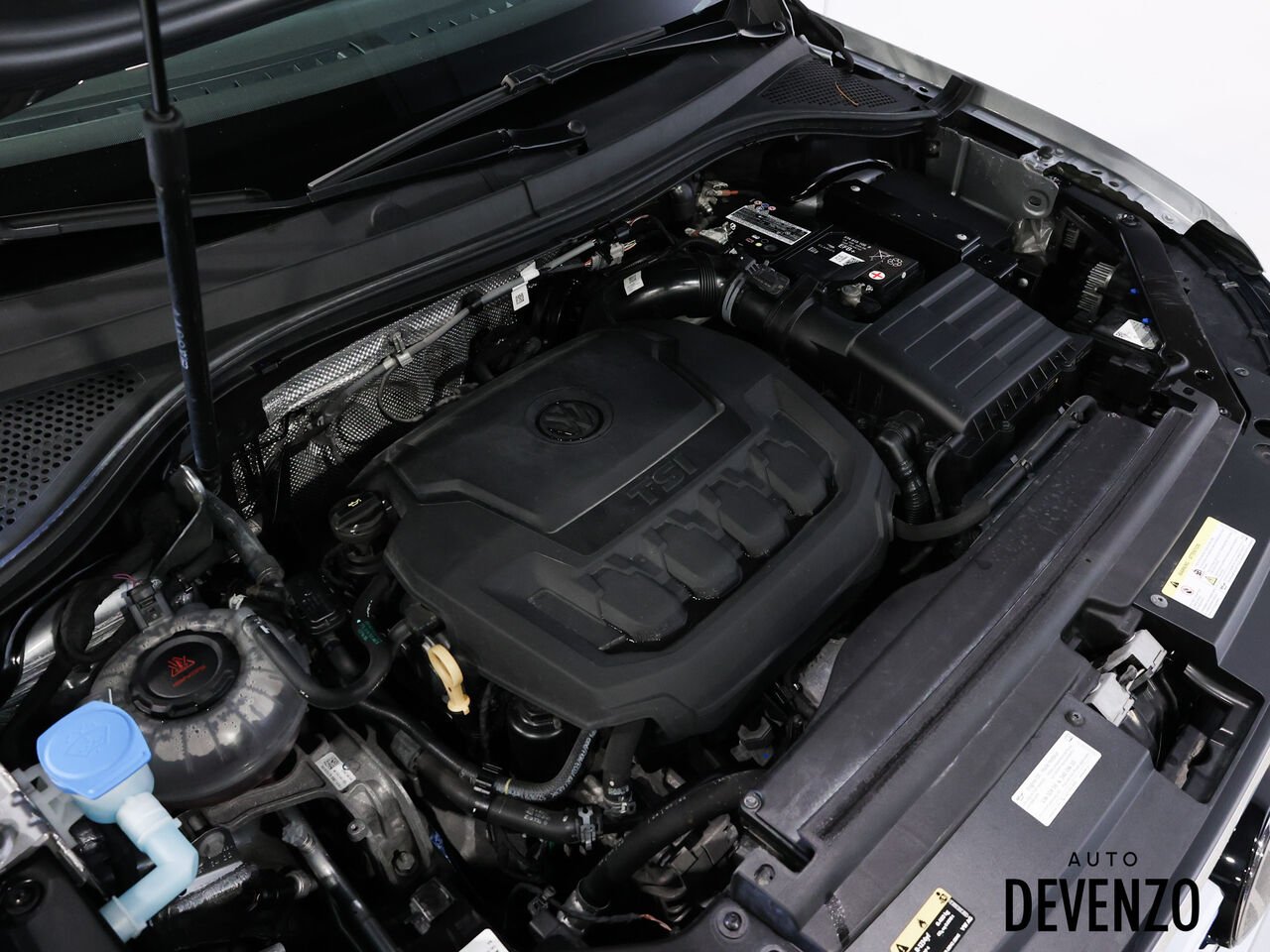 2023 Volkswagen Tiguan Silver Saint-Eustache - photo #22