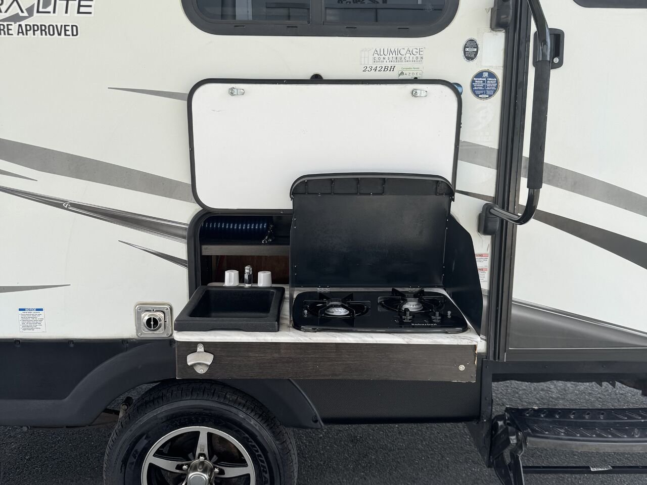 2019 COACHMEN NORTHERN SPIRIT 2342B White Granby - photo #15