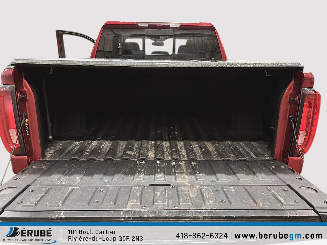 2024 GMC 1500 4RM, CAISSE COURTE, CAB. MULTIPLAC Denali cabine multiplace 4RM 147 po Red Rivière-du-Loup - photo #16