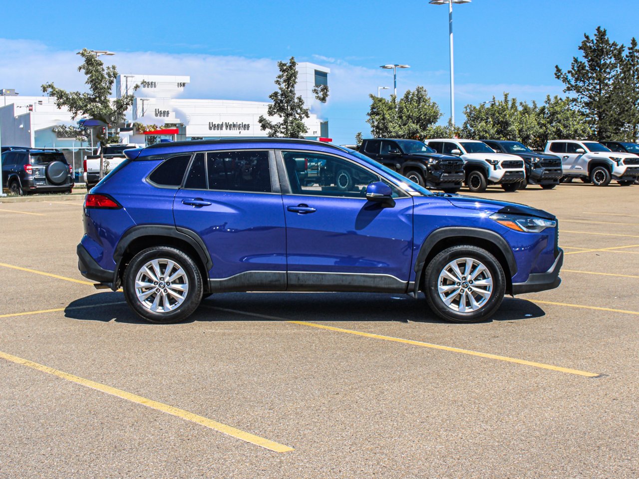 2022 Toyota Corolla Cross LE AWD Blue Sherwood Park - photo #9