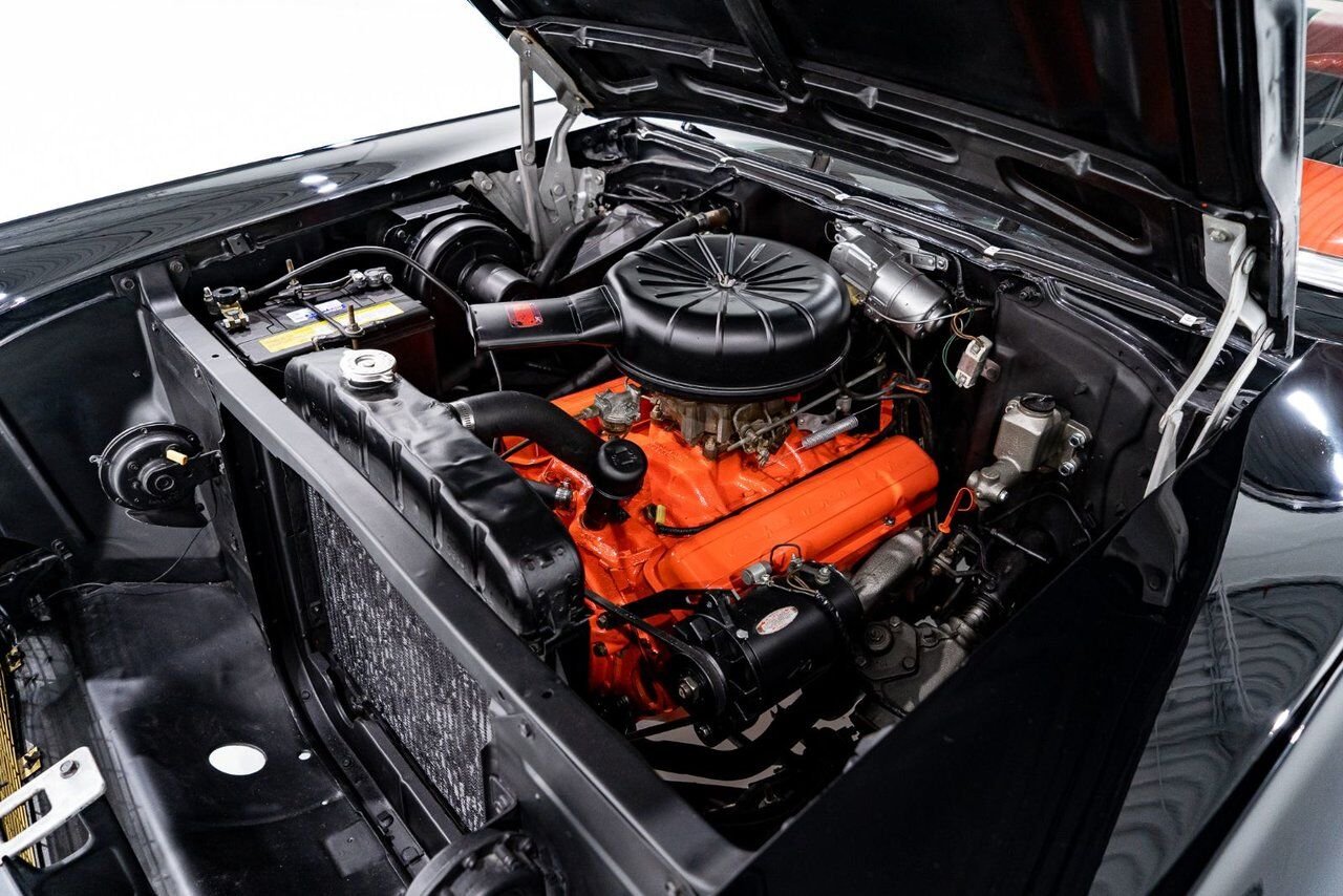 Chevrolet Bel Air Beautifully presented. Restored in desirable color combo | PRIX EN USD 1957 Noir Montréal - photo #80