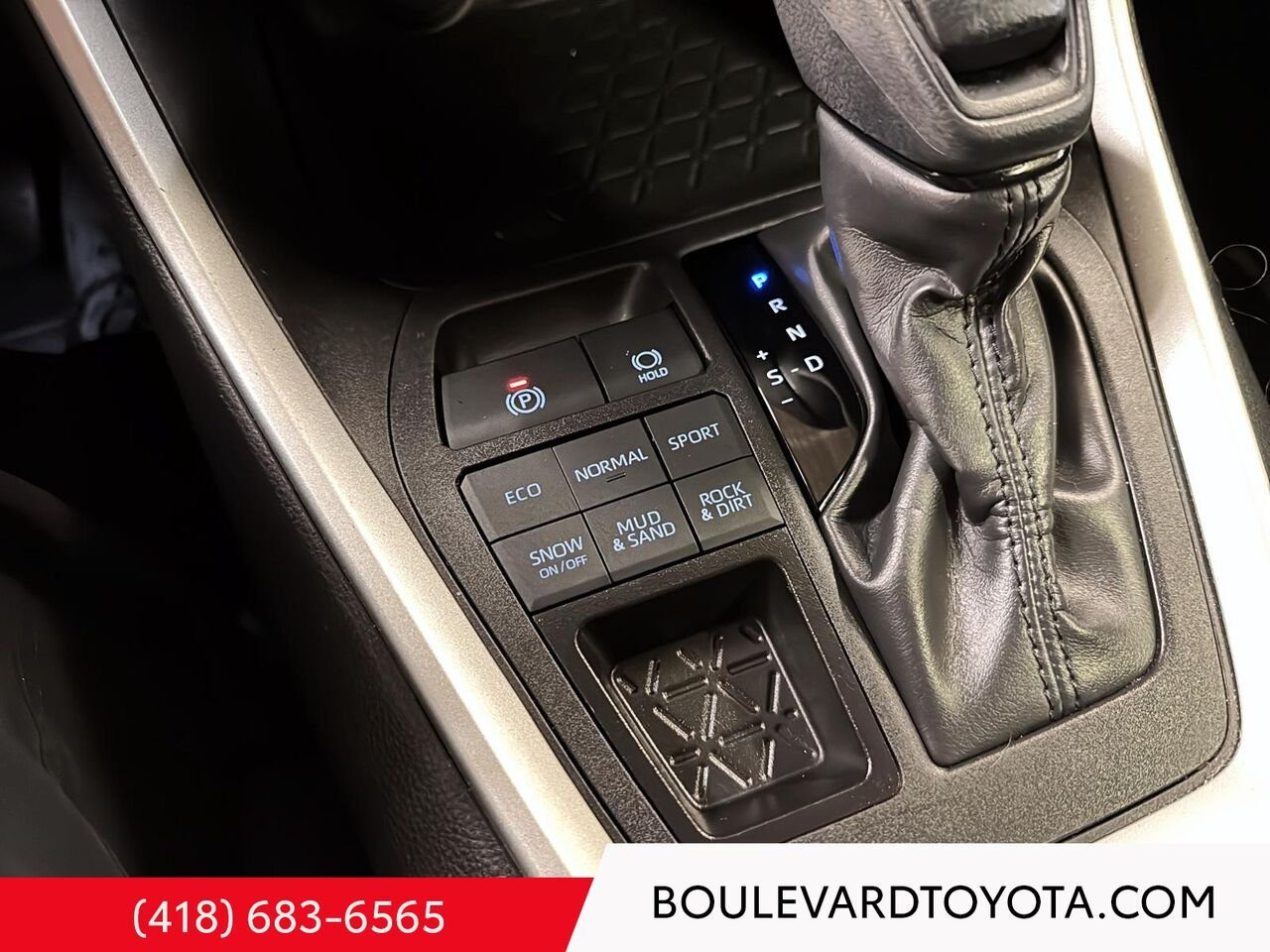 Toyota RAV4 99412A-88 | LE, AWD 2024 Noir minuit métallisé Québec - photo #14