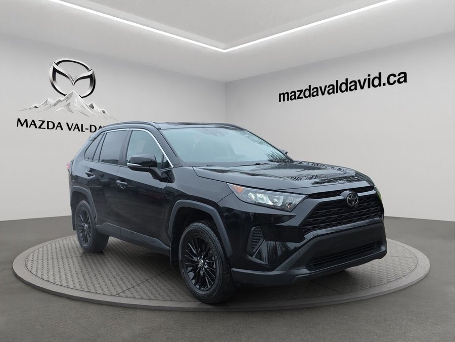 2020 Toyota RAV4 LE TI, Bluetooth, écran tactile, Sièges chauffant Black