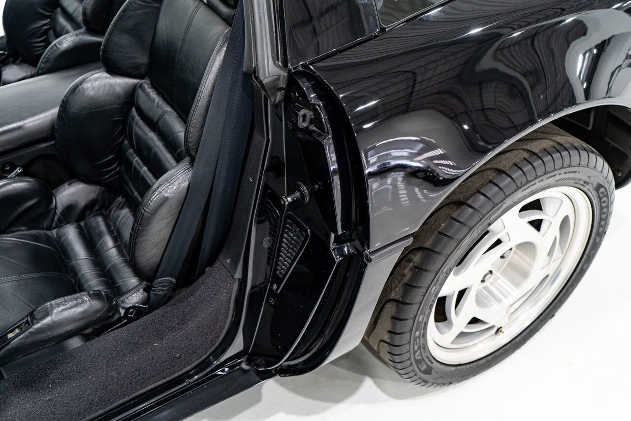 1990 Chevrolet Corvette ZR1 | PRIX EN USD Black Montreal - photo #68