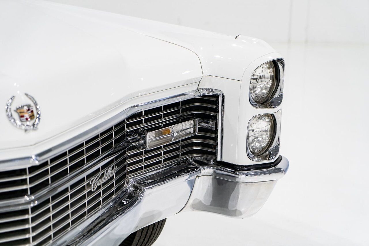 Cadillac Fleetwood **PRICE IN USD** Factory Limo dual AC with only 18,892 miles 1966 Blanc Montréal - photo #3