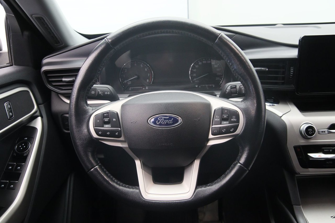 2023 Ford Explorer VIN 1FMSK8DH5PGA16385 Black Chicoutimi - photo #11