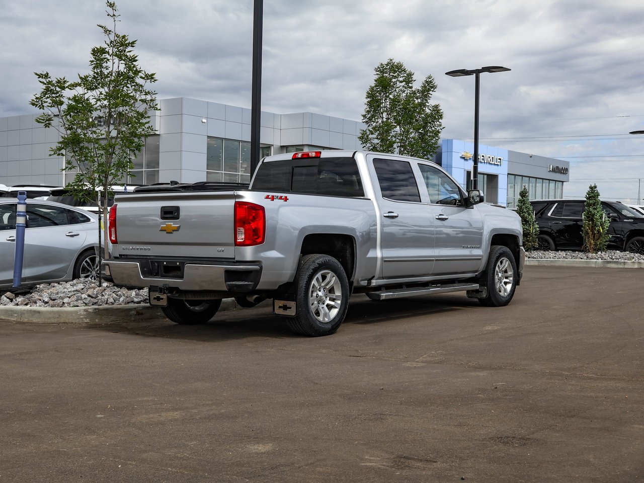 2018 Chevrolet Silverado 1500 4WD Crew Cab 143.5 LTZ w/2LZ Grey Sherwood Park - photo #7