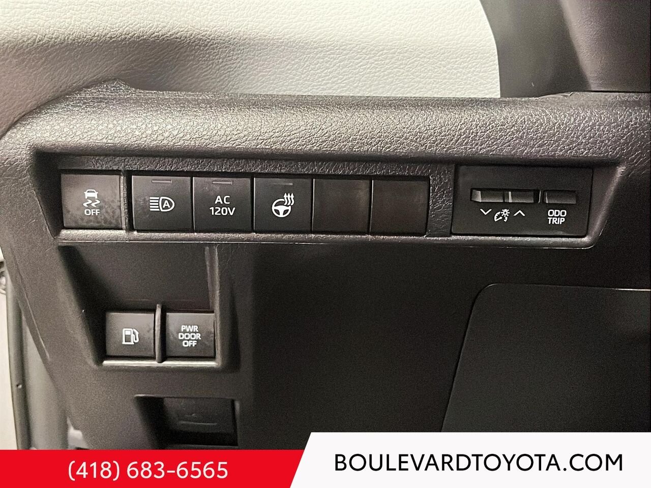2025 Toyota Sienna 99661A-50 | XSE, AWD, 7 PASSAGERS Celestial Silver Metallic Québec - photo #12