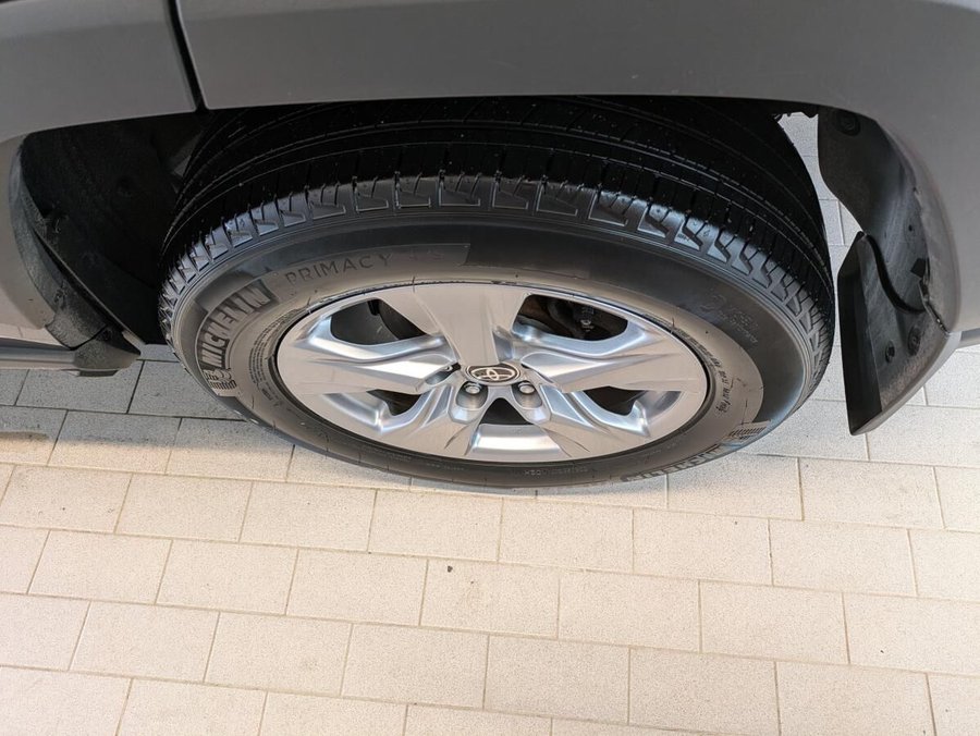 2023 Toyota RAV4 XLE AWD Grey