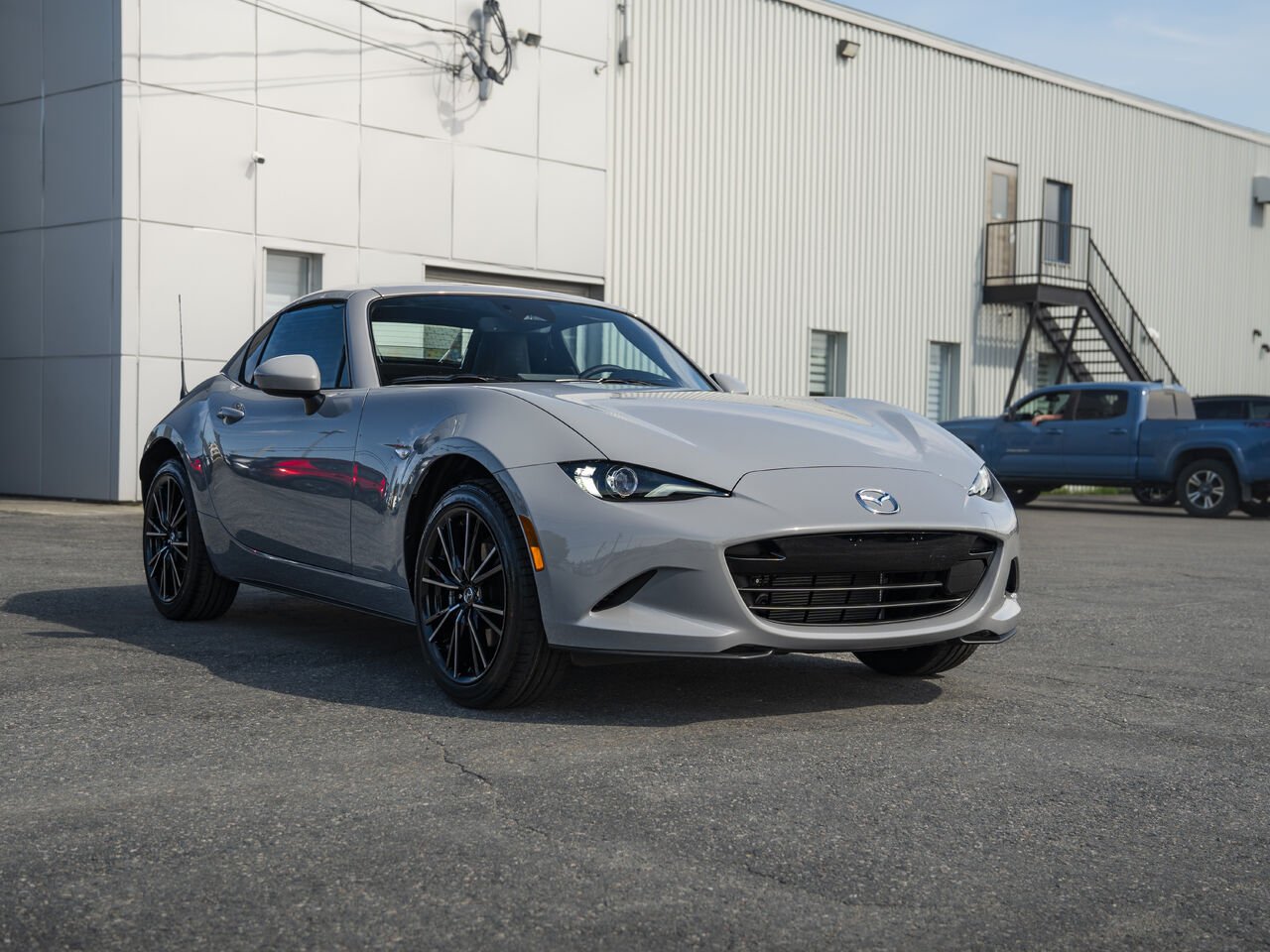 2026 MAZDA MX-5 RF Aero Grey Metallic Val-d'Or - photo #2