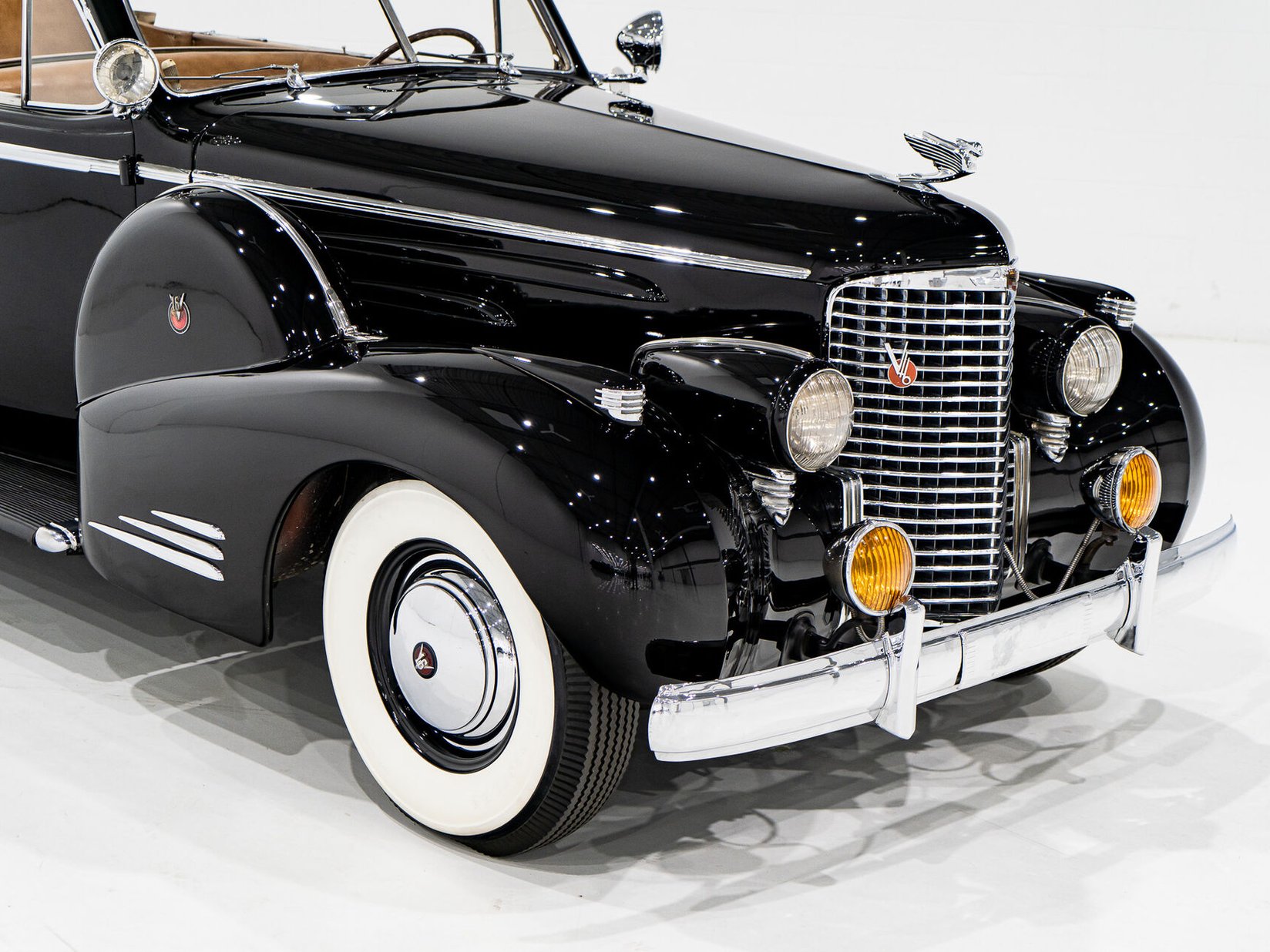 Cadillac Series 90 **PRICE IN USD**1 of 13 V16 1938 Noir Montréal - photo #26