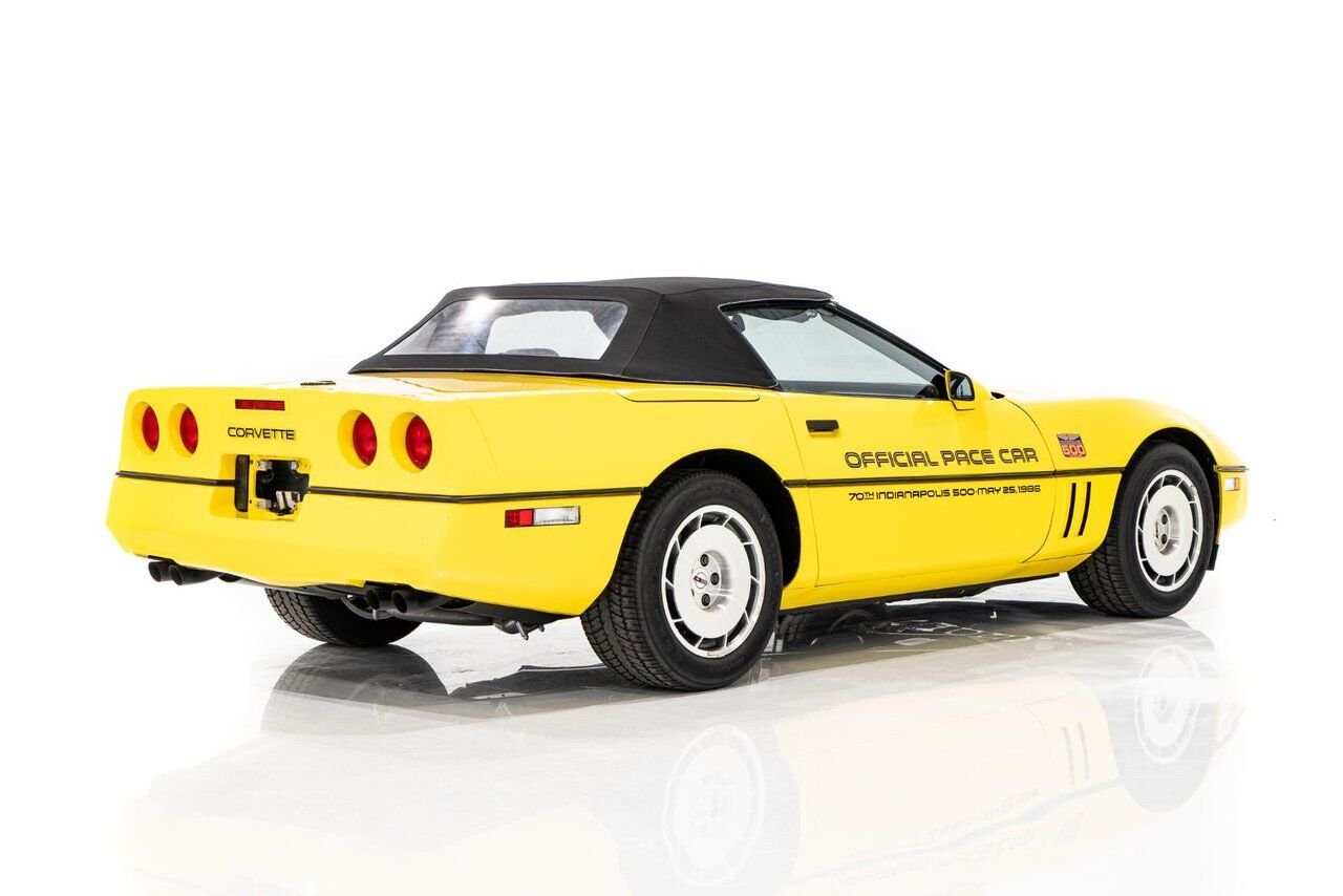 1986 Chevrolet Corvette Pace Car livery with only 17,380km (10,800miles) Yellow Montreal - photo #35
