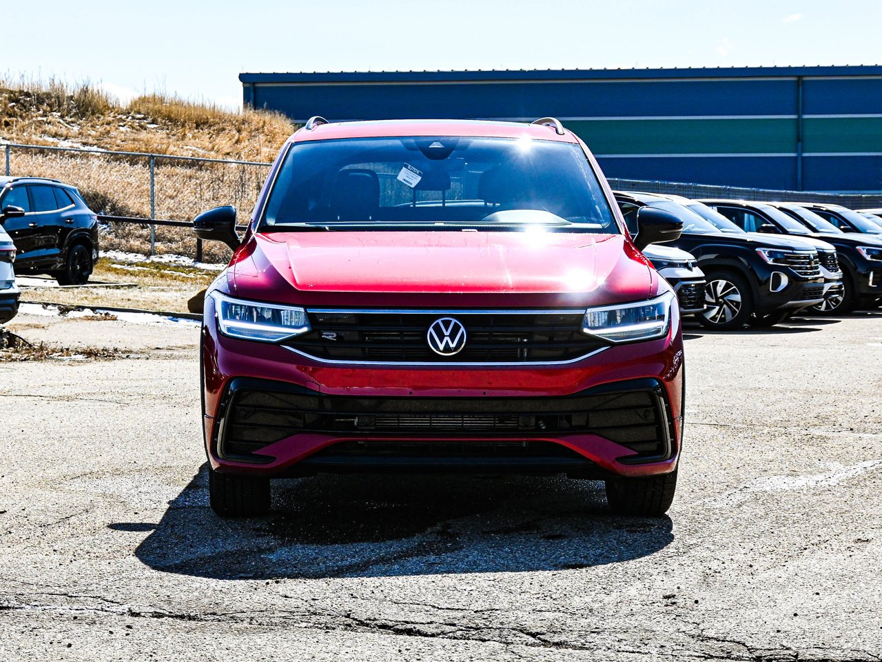 2024 Volkswagen Tiguan Comfortline R-Line Black Edition 4MOTION Red Sherwood Park - photo #2