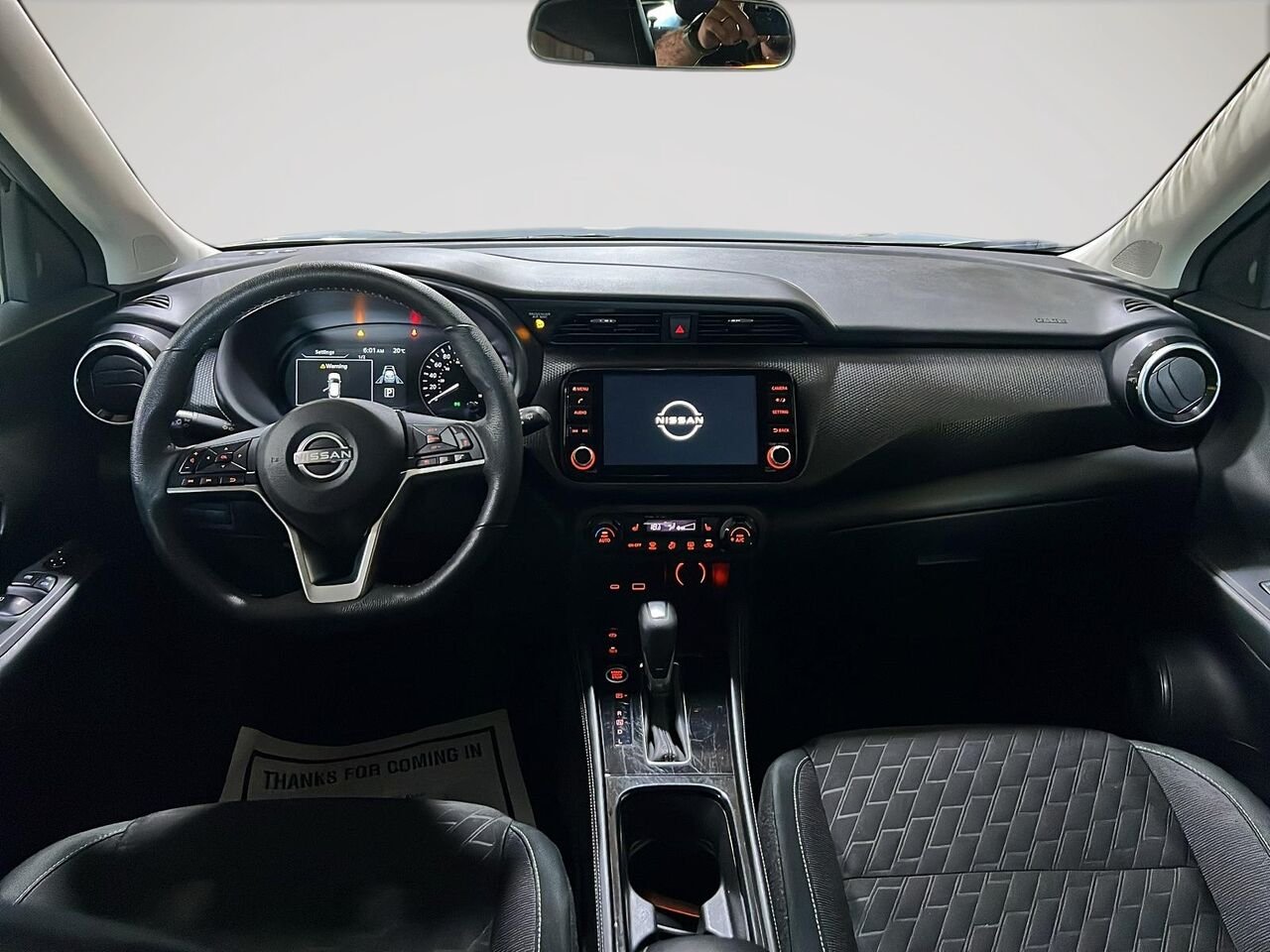 Nissan KICKS PLAY SV TA 2025 Gris Québec - photo #9