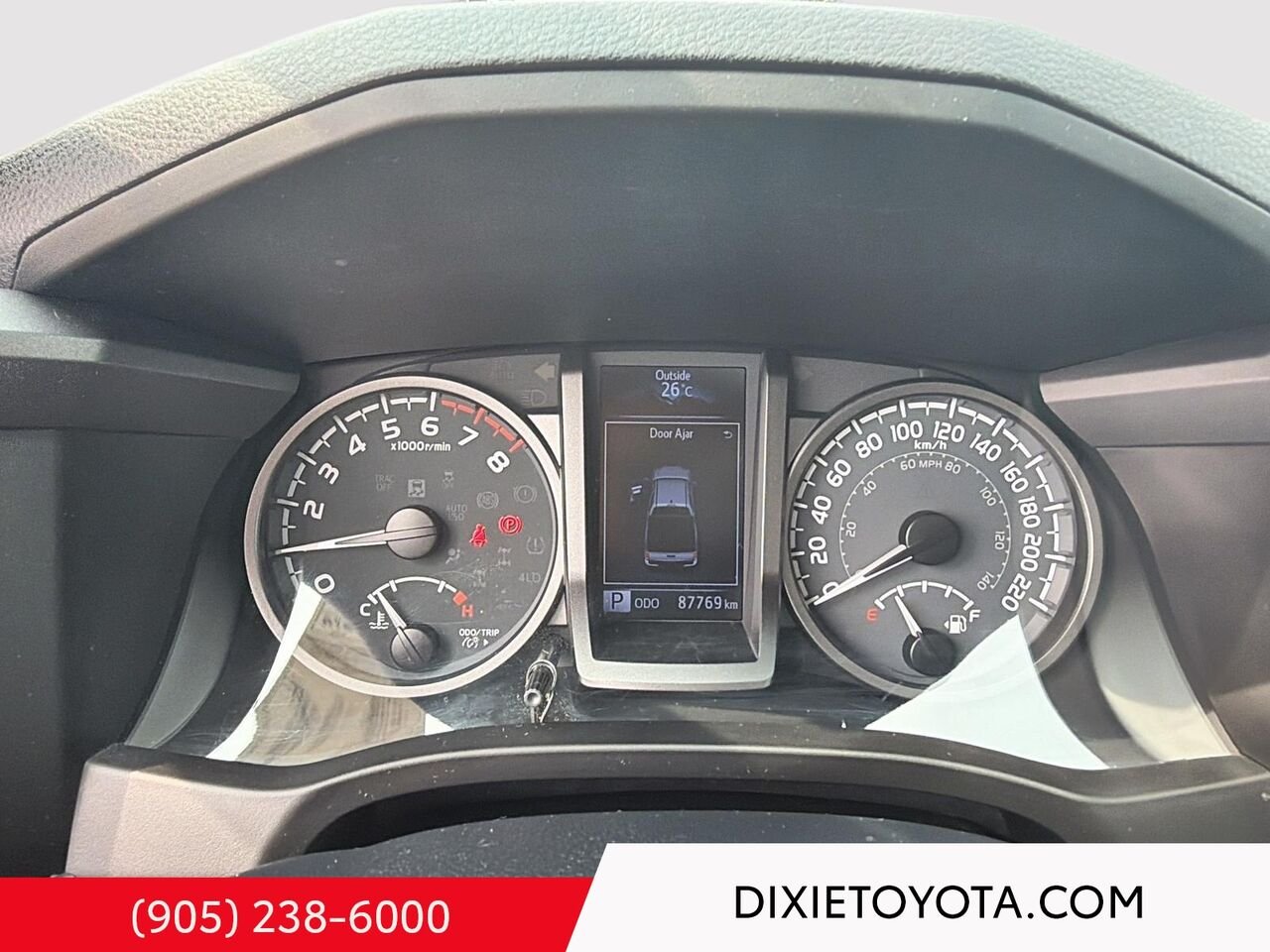 2020 Toyota Tacoma TRD OFFROAD PREMIUM 4WD / V6 / SHORT BED / REAR DIFF LOCK / HEATED SEATS / LEATHER SURFACE / MOONROOF / ALLOY WHEELS Quicksand Mississauga - photo #13