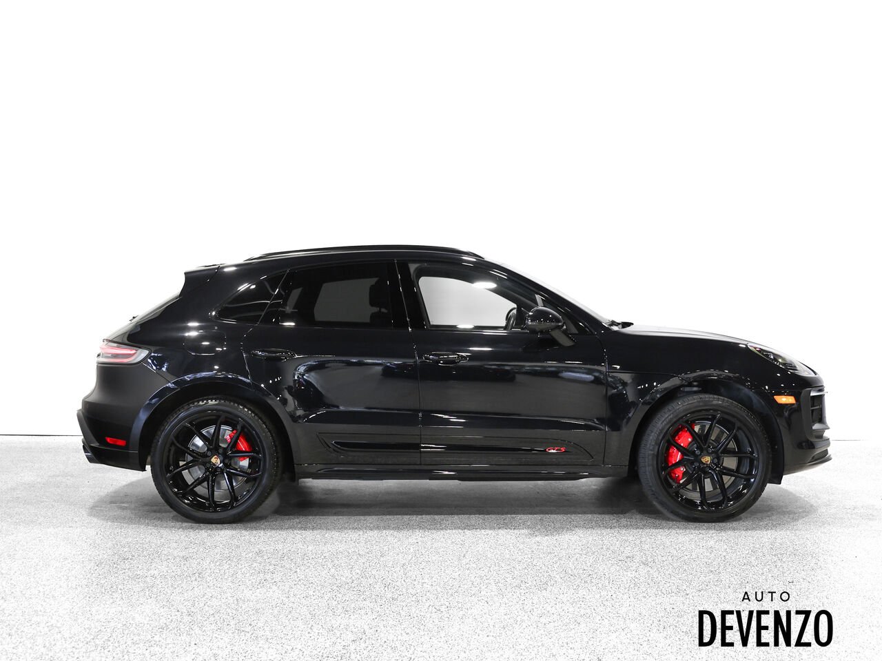 2023 Porsche Macan Black Saint-Eustache - photo #2