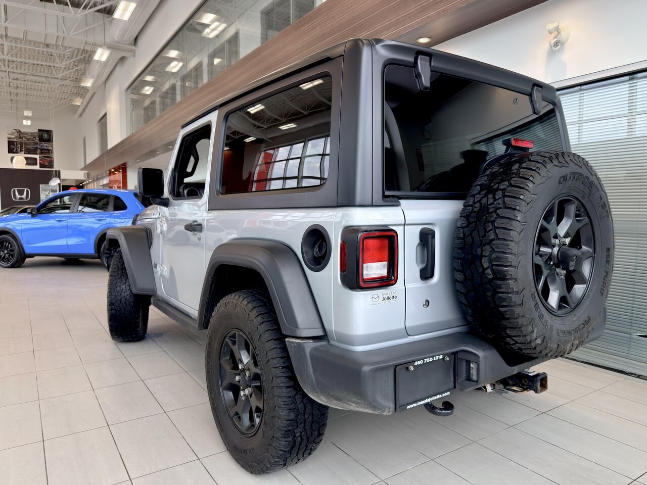 2022 Jeep Wrangler Silver Notre-Dame-des-Prairies - photo #7