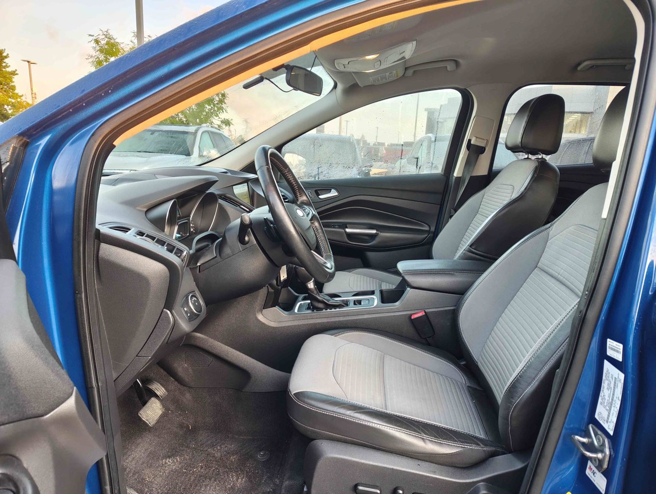 2017 Ford Escape 4WD 4dr SE Blue Sherwood Park - photo #7