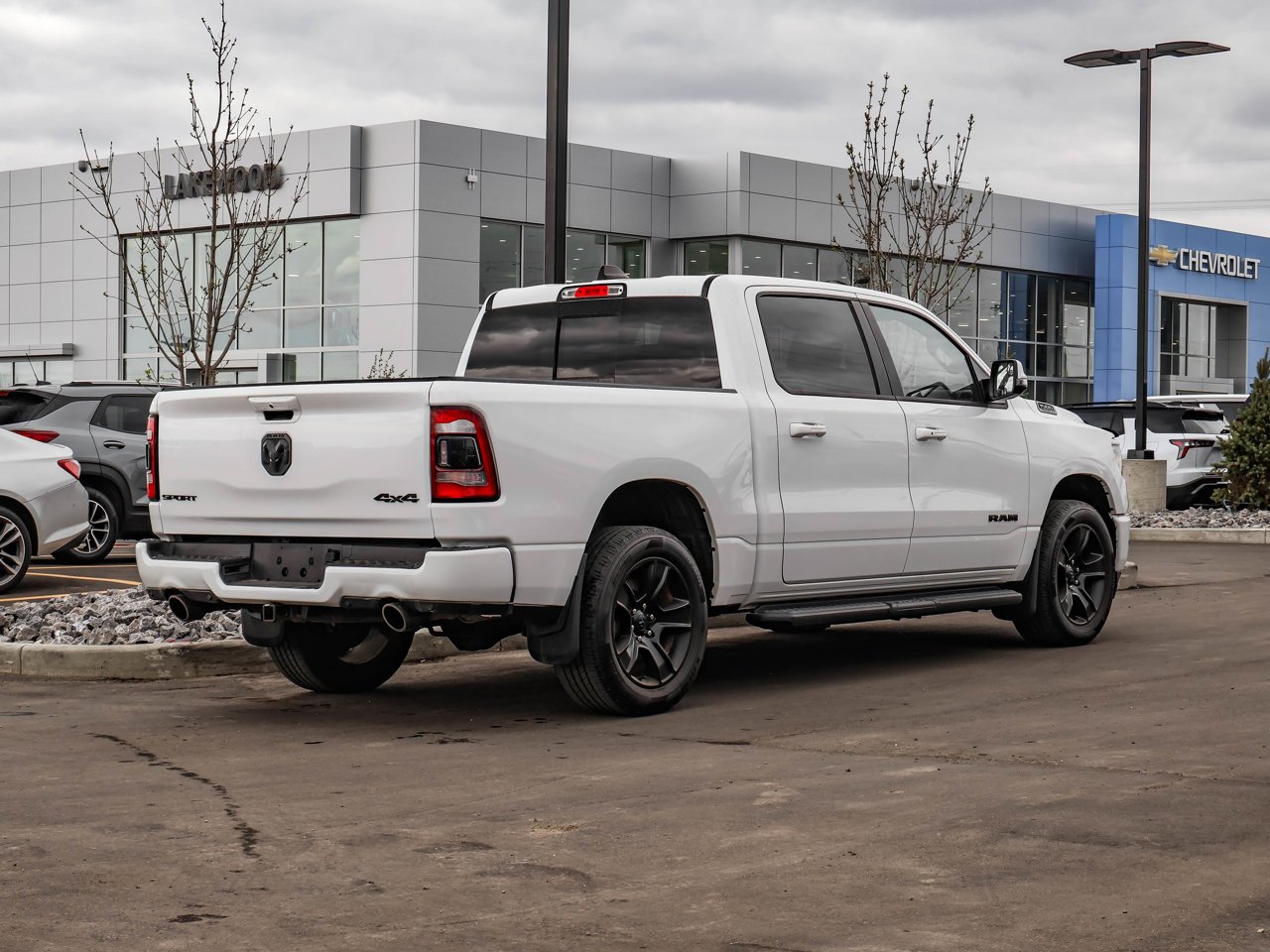 2023 Ram 1500 Sport 4x4 Crew Cab 5'7 Box White Sherwood Park - photo #7