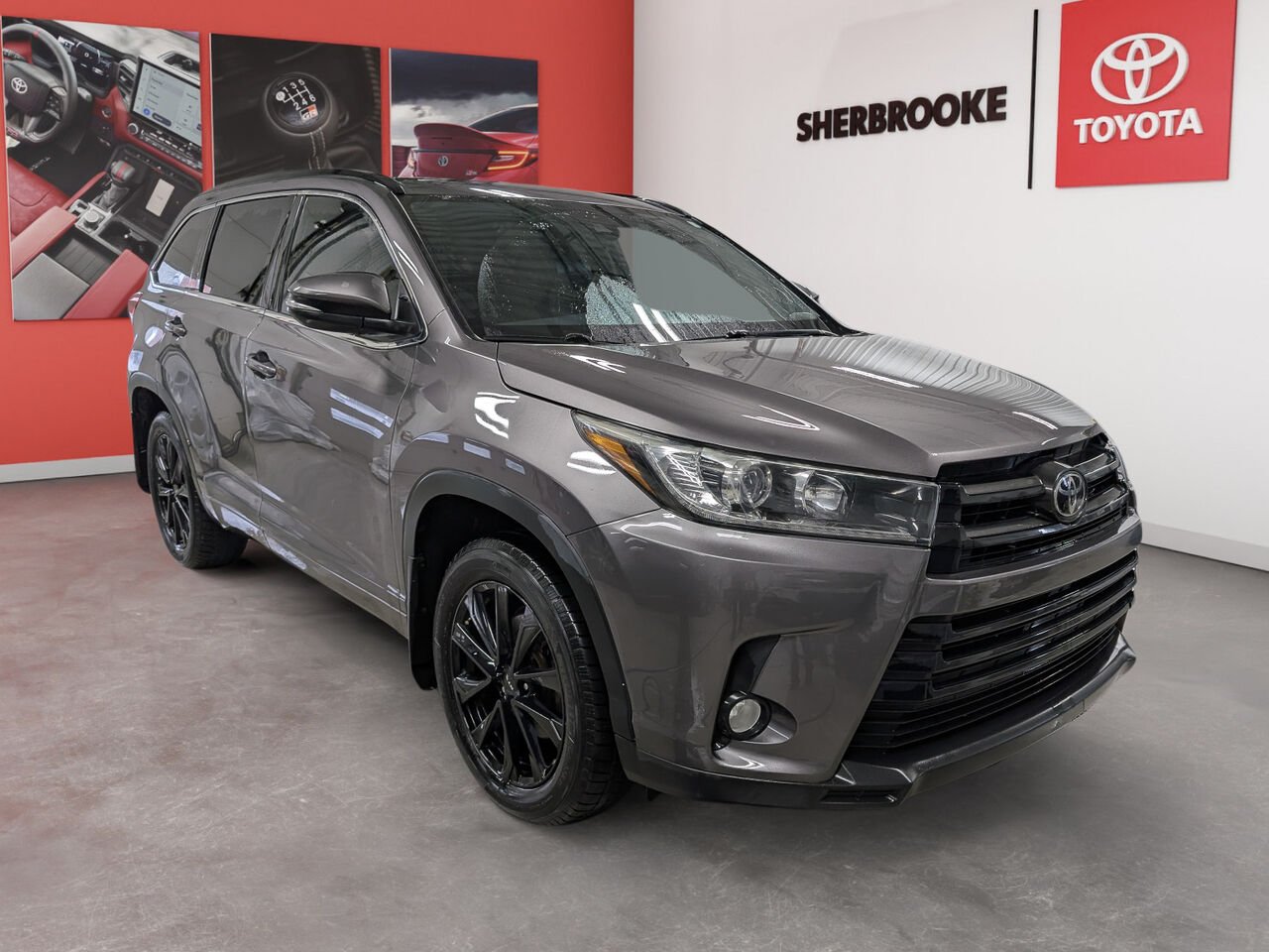 Toyota Highlander XLE/AWD/SIÈGES CHAUFFANTS/BLUETOOTH/AC BIZONE/TOIT OUVRANT 2018 Gris aurore mica Sherbrooke - photo #2