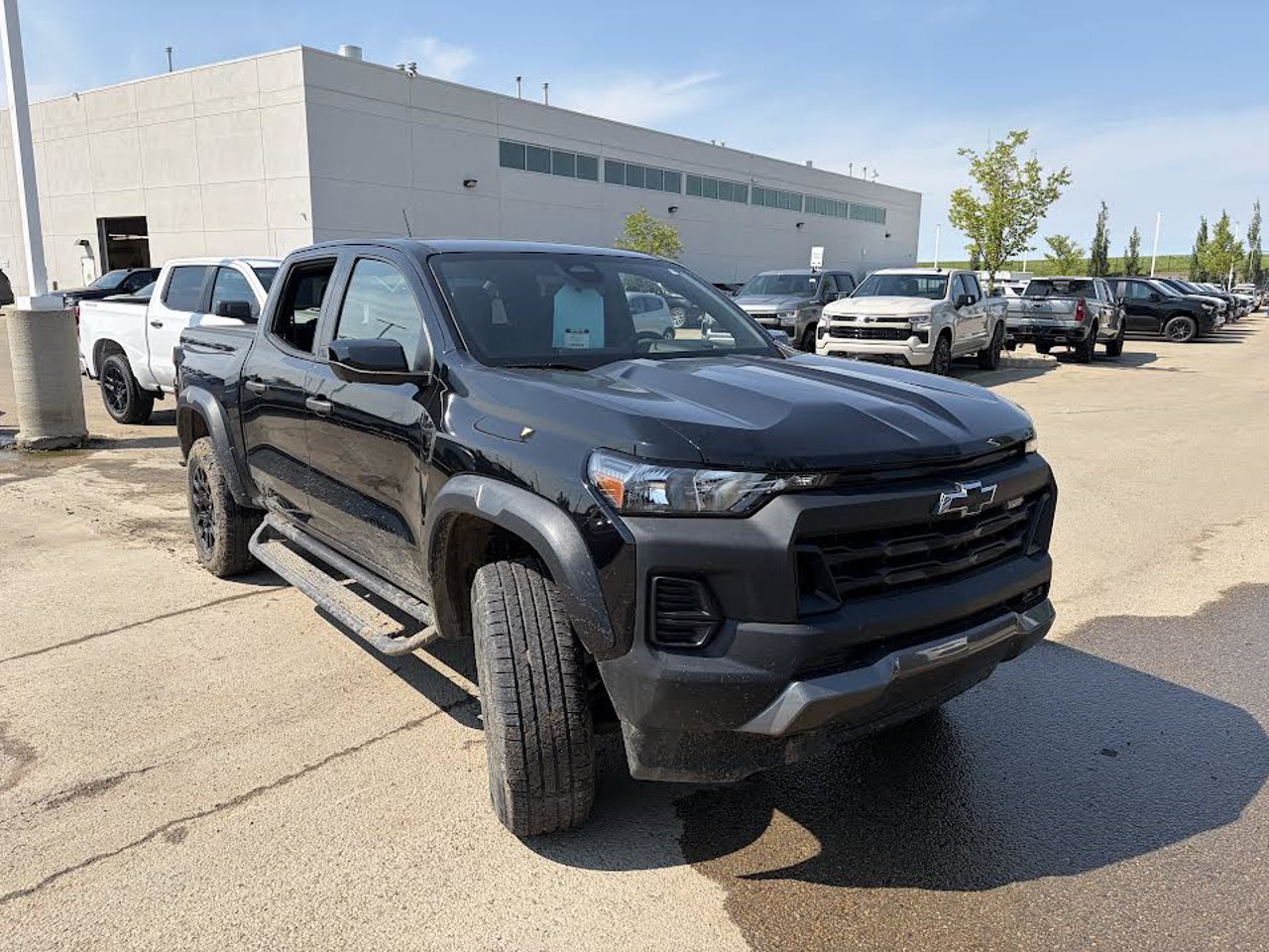 2023 Chevrolet Colorado 4WD Crew Cab Trail Boss Black Sherwood Park - photo #1