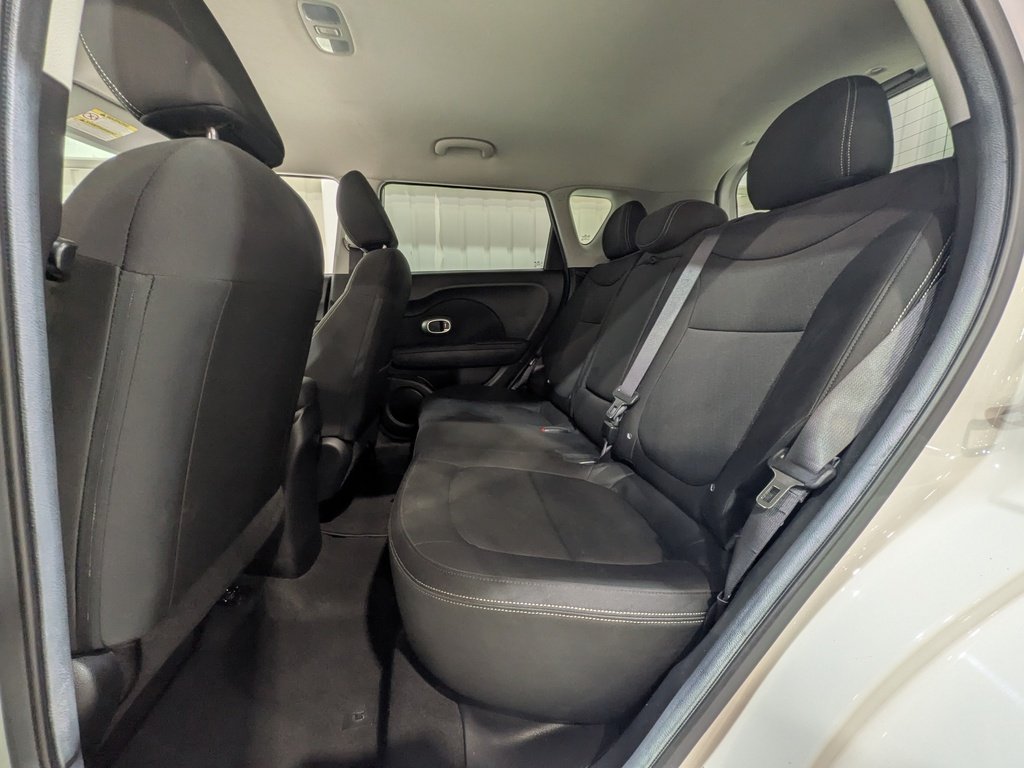 2015 Kia Soul 5dr Wgn Manual LX White Val-David - photo #10