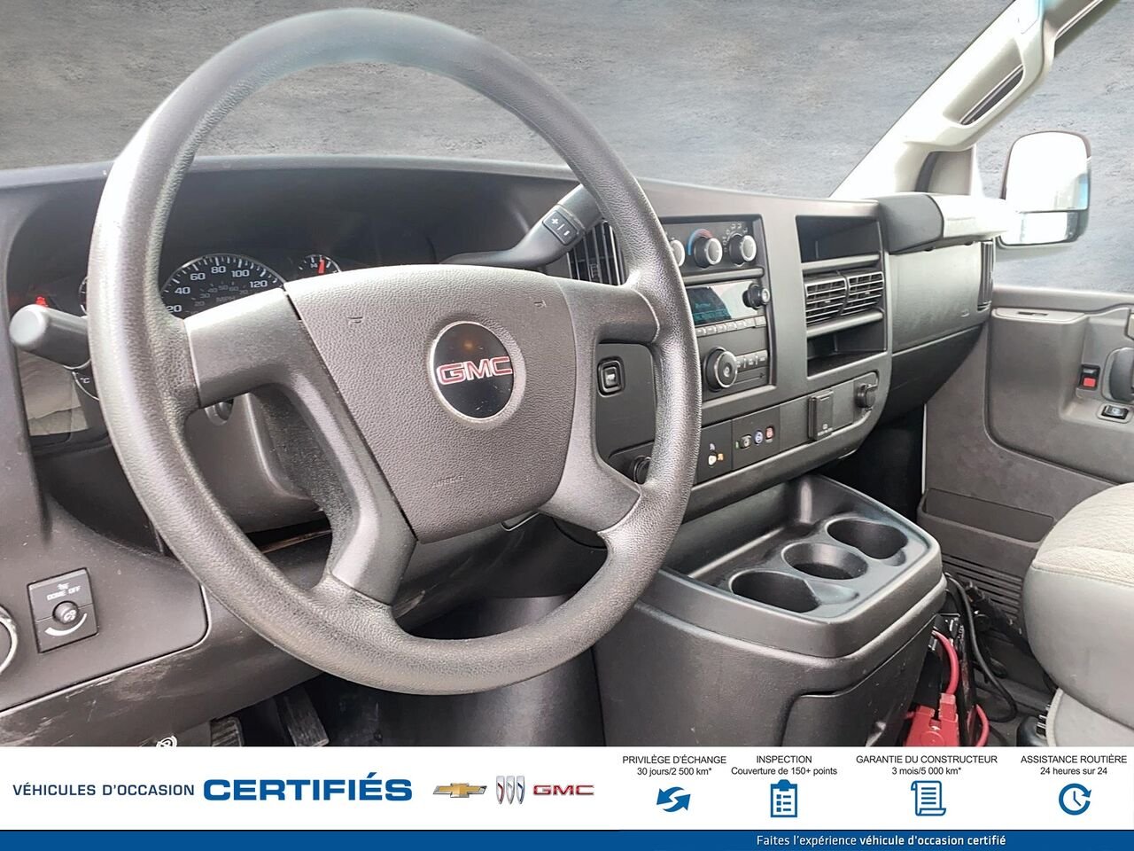 GMC Fourgonnette Savana utilitaire Traction arrière 2500 155 po 2019 Blanc Montmagny - photo #9